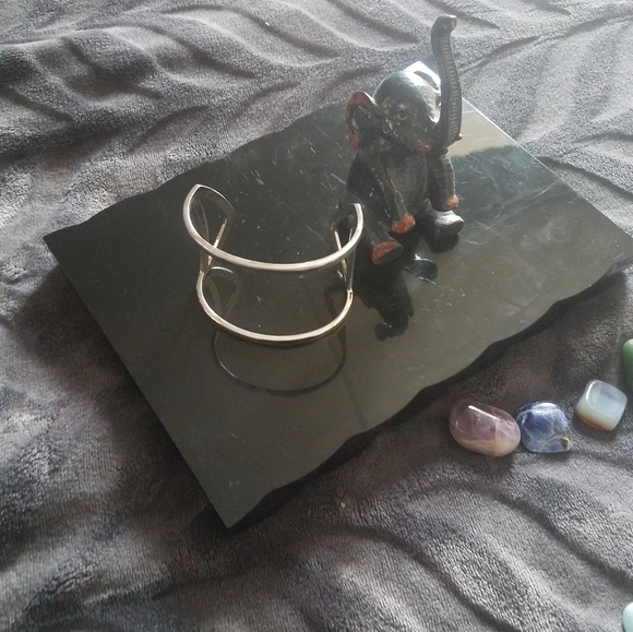 NEW Jules Smith Jane Cuff Bracelet with Triangle Design - Picture 4 of 5